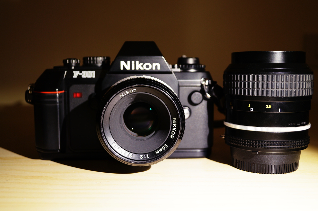 Nikon F301
