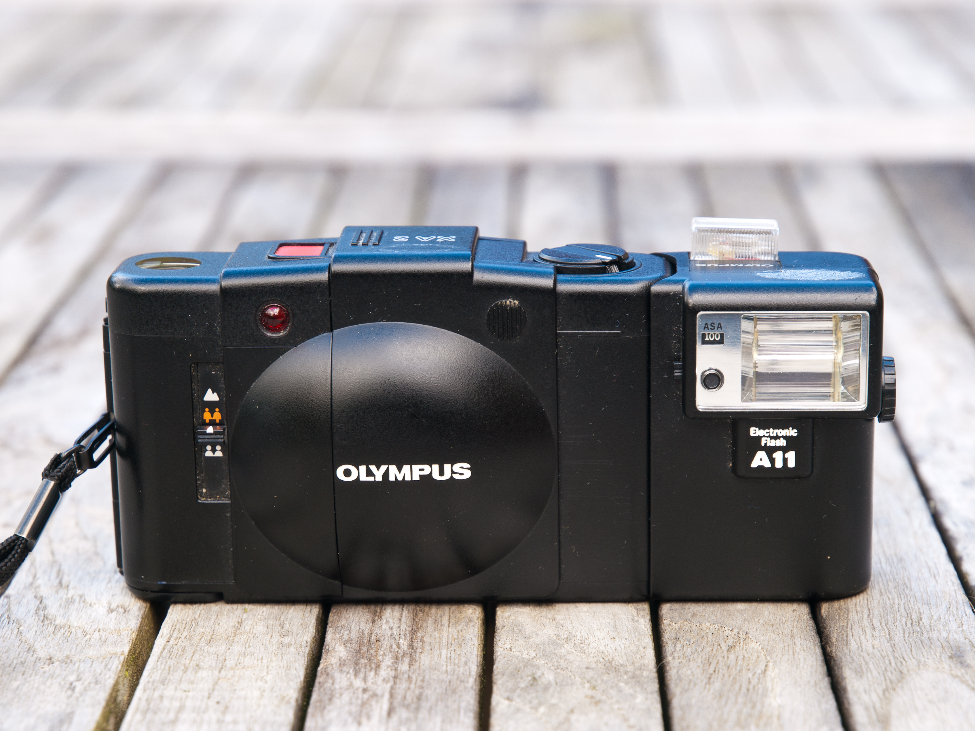 Olympus XA2