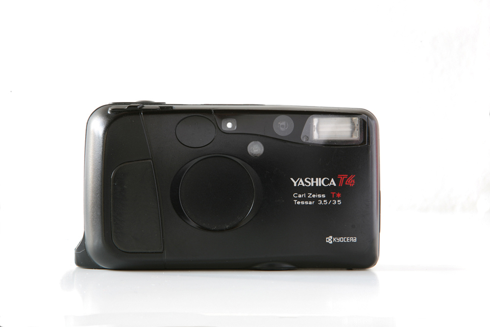 Yashica T4