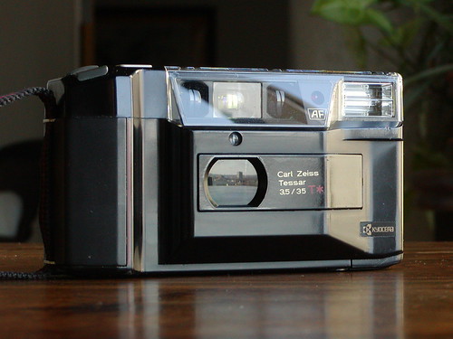 Yashica T2